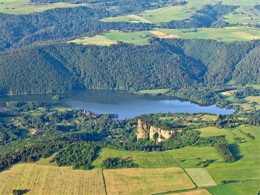 Les Chenets Villa Chambon-sur-Lac Bagian luar foto